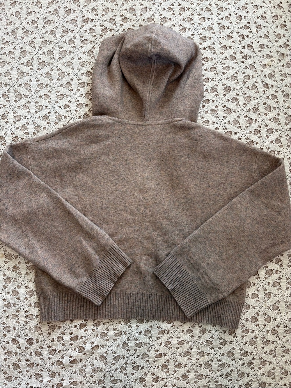 Pomander Place Tuckernuck Hazelwood Taupe Zarah Cropped Hoodie Sweater Small - Picture 7 of 9